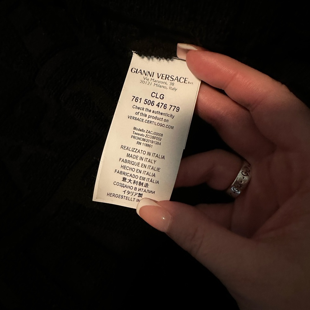 Versace Black and Gold Patterned Robe - Picture 4 of 4